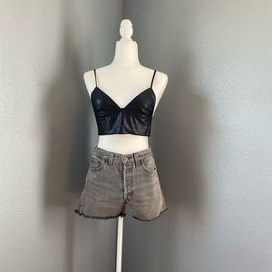 Women Levi’s shorts